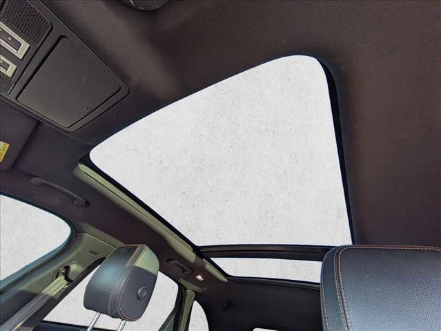 Used 2017 Jaguar F-PACE Prestige image 12