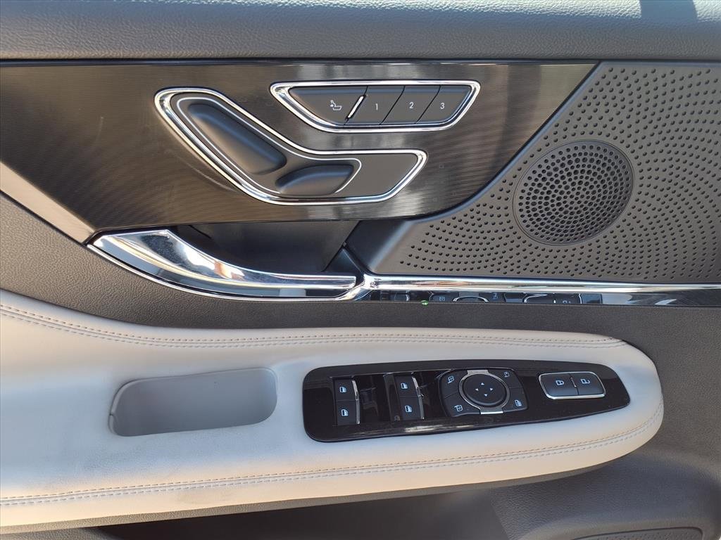 New 2026 Lincoln Corsair Premiere image 8