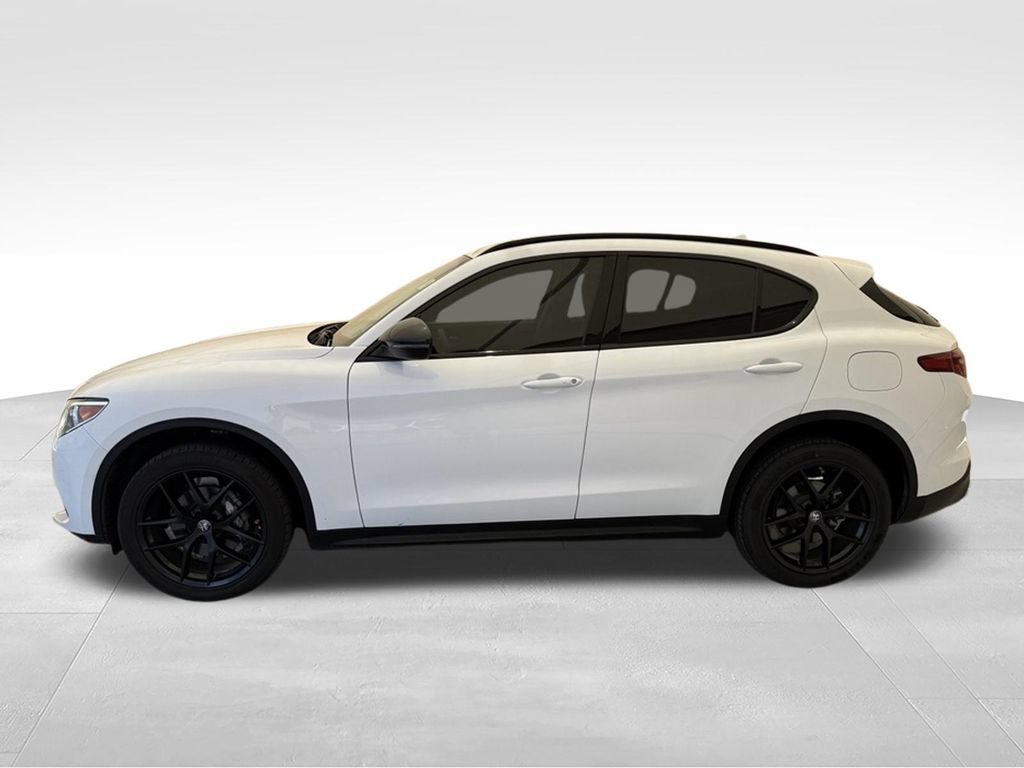 Used 2021 Alfa Romeo Stelvio Sprint w/ Nero Edizione RWD image 13