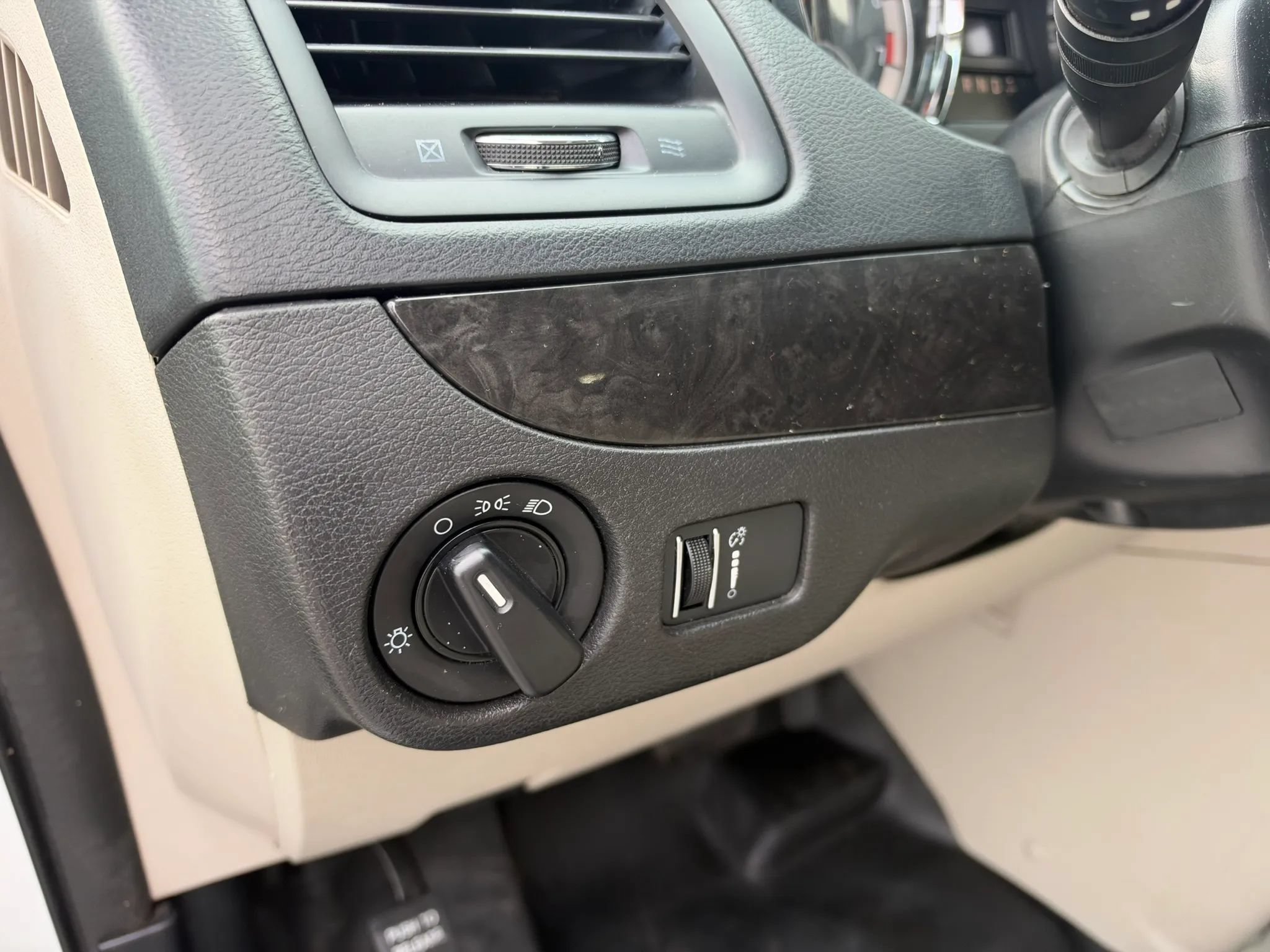 Used 2015 RAM C/V Tradesman FWD image 11