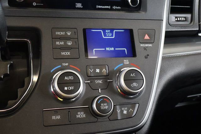 Used 2019 Toyota Sienna SE image 19