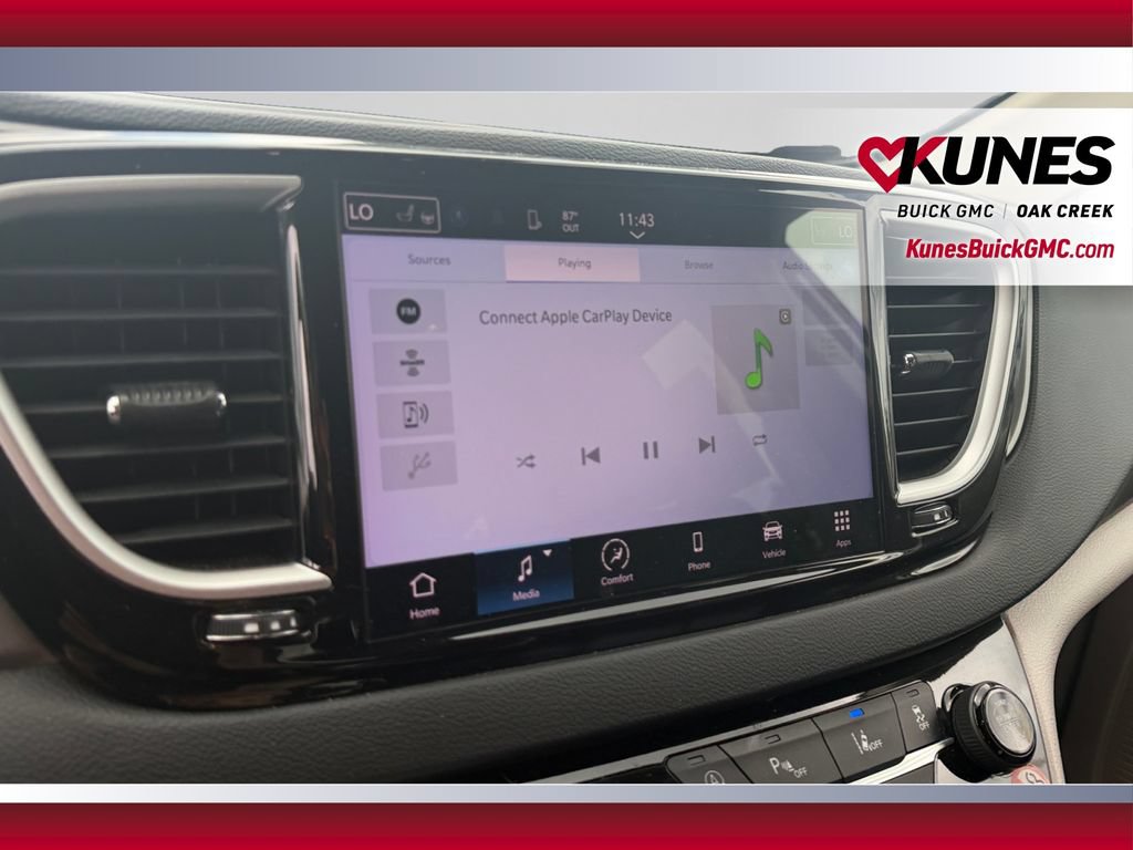Used 2024 Chrysler Pacifica Touring-L FWD image 25