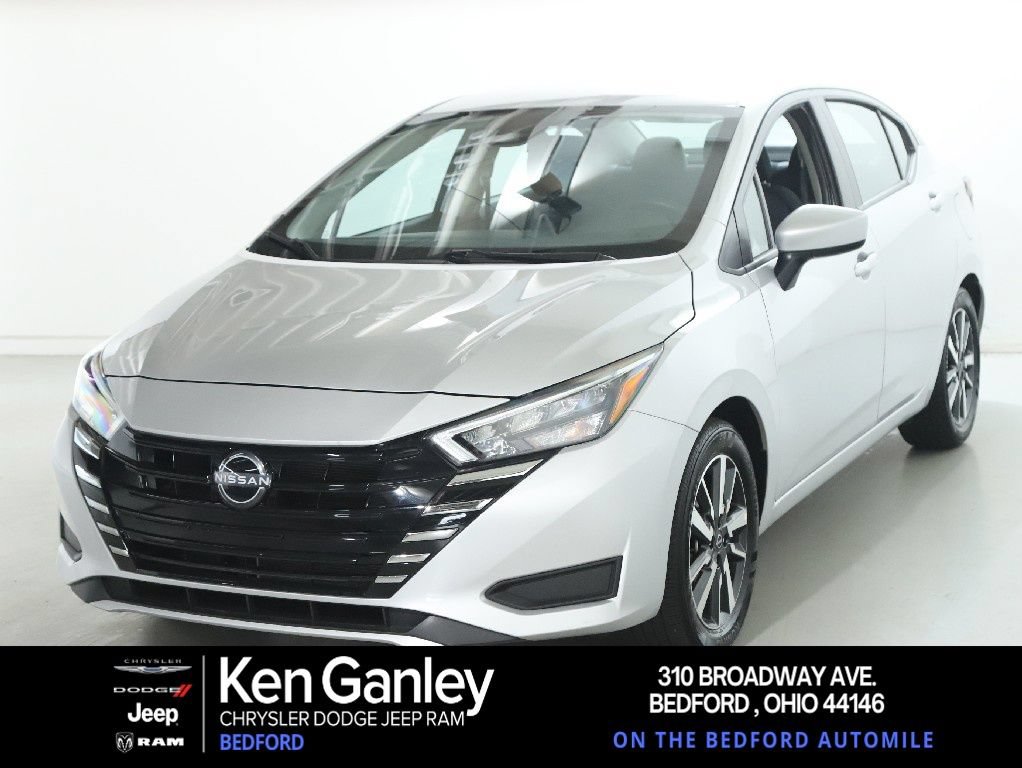 Used 2025 Nissan Versa SV FWD image 1