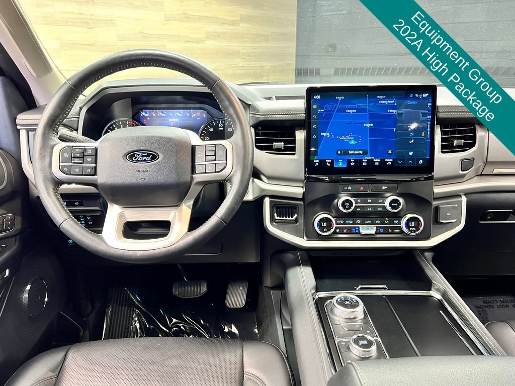 Used 2024 Ford Expedition XLT AWD/4WD image 2