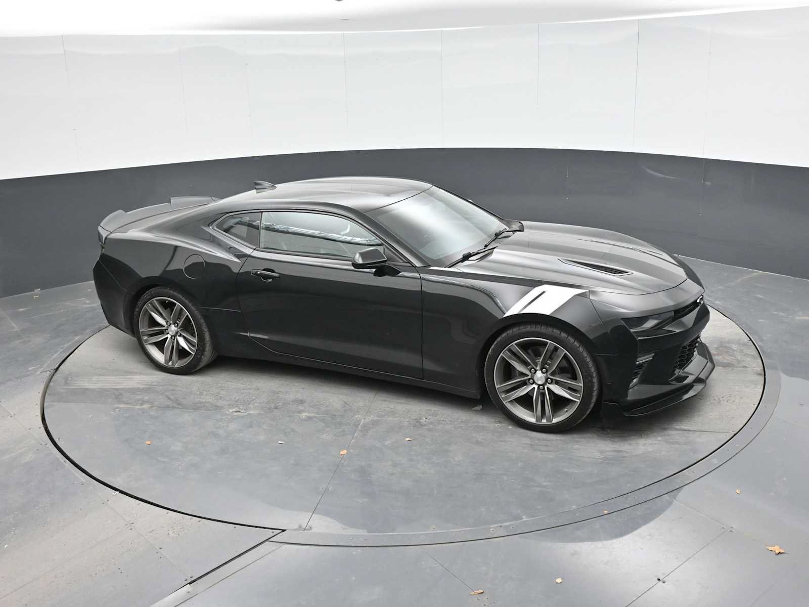 Used 2018 Chevrolet Camaro SS RWD image 19