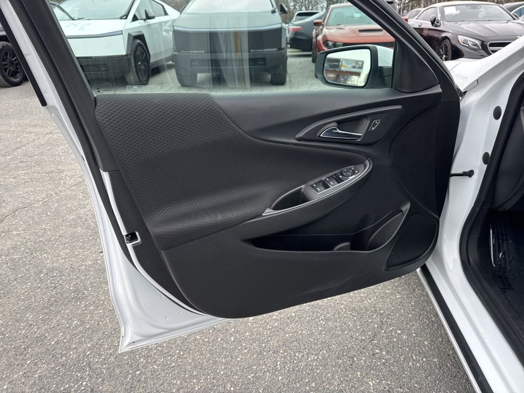 Used 2024 Chevrolet Malibu LT image 24