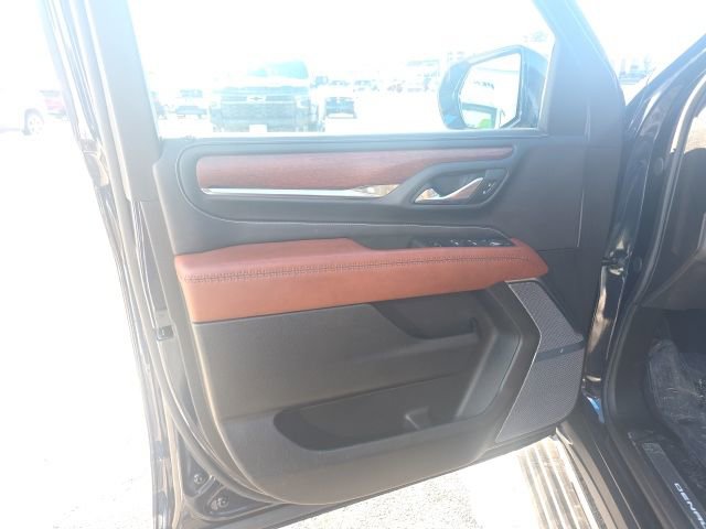 Used 2024 GMC Yukon XL Denali Ultimate image 12