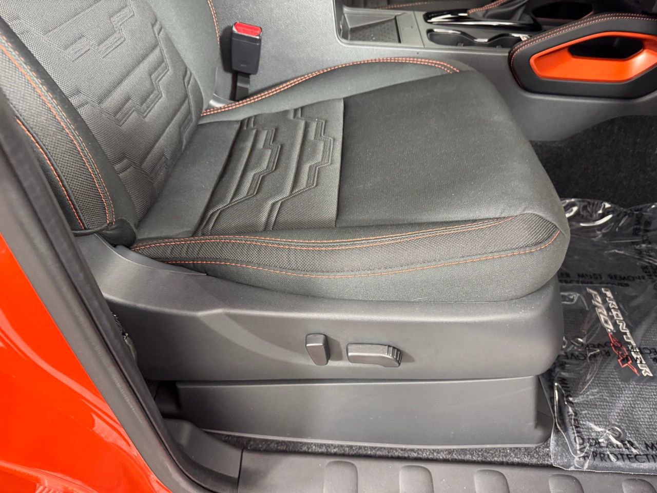 Used 2025 Nissan Frontier PRO-4X w/ Pro Convenience Package image 31