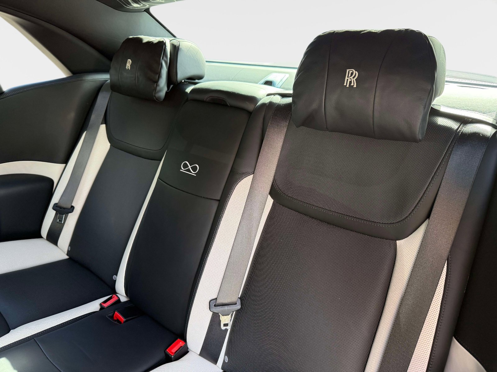 Used 2020 Rolls-Royce Ghost Black Badge image 28