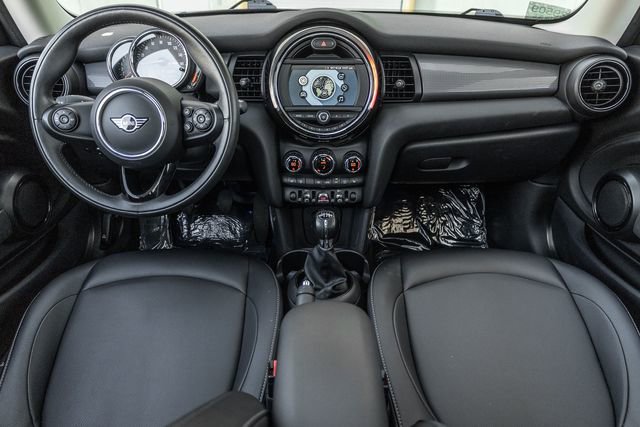 Used 2019 MINI Cooper 2-Door Hardtop image 6