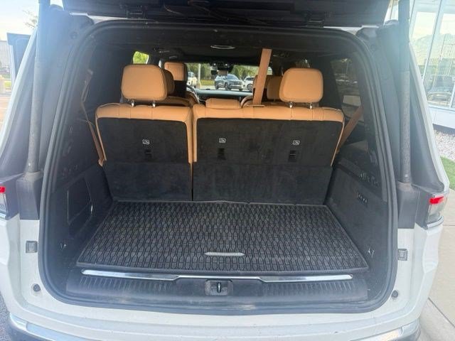 Used 2022 Jeep Grand Wagoneer Series III w/ Rear Seat Video Group 1 AWD/4WD image 12