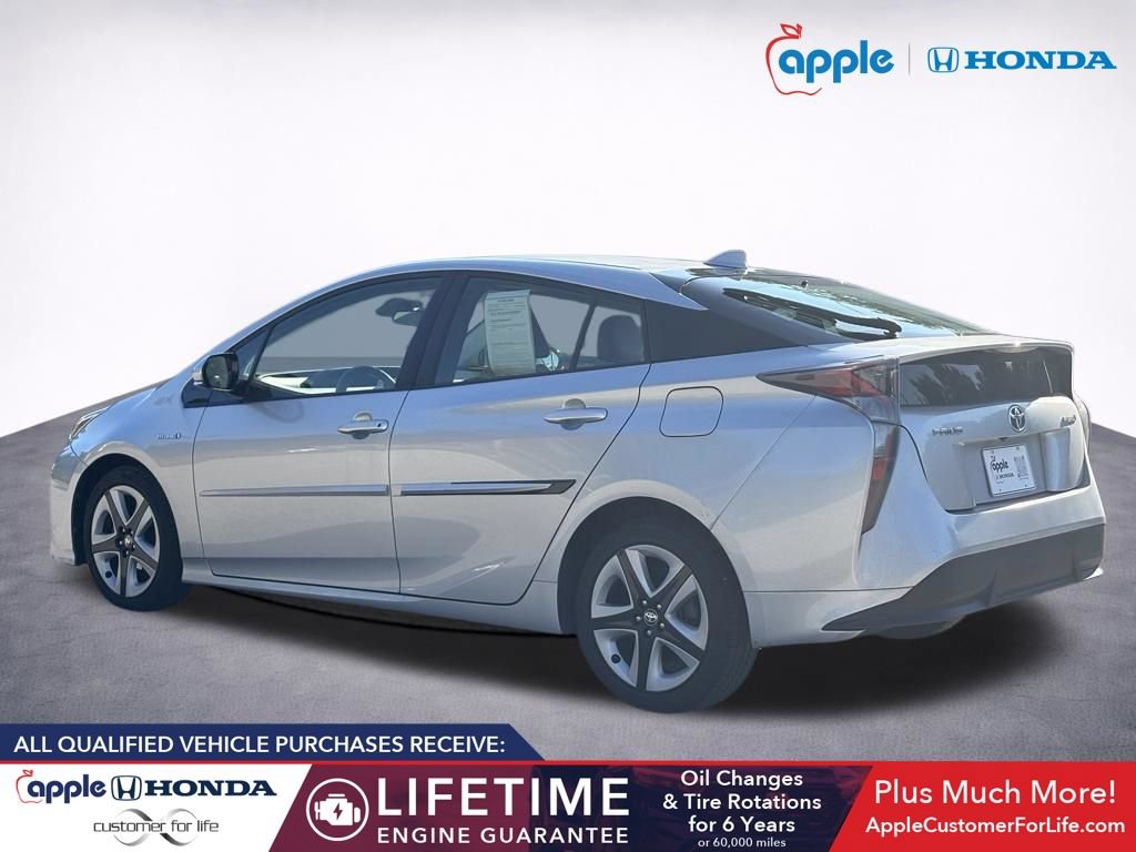 Used 2017 Toyota Prius Four FWD image 4