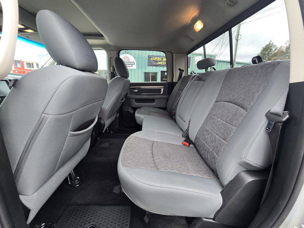 Used 2015 RAM 1500 Classic SLT w/ SLT Plus D￩cor Group image 15