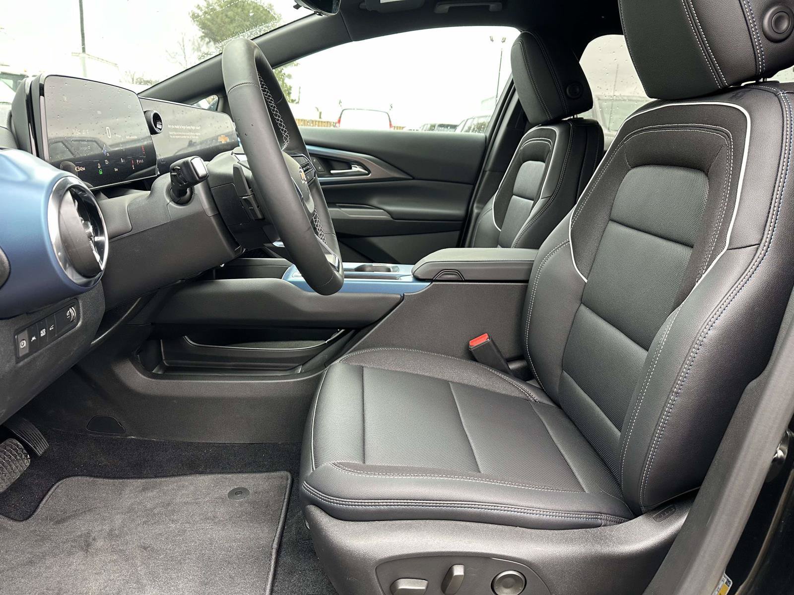 New 2026 Chevrolet Equinox EV LT w/ Convenience Package II FWD image 20