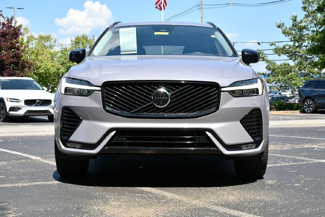 Certified 2026 Volvo XC60 B5 Plus AWD/4WD image 2