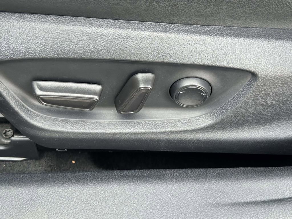 Used 2023 Toyota Camry XSE image 19