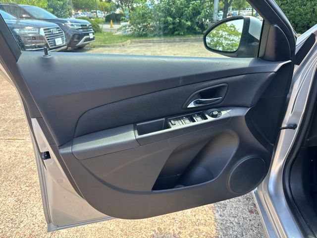 Used 2016 Chevrolet Cruze LT FWD image 18