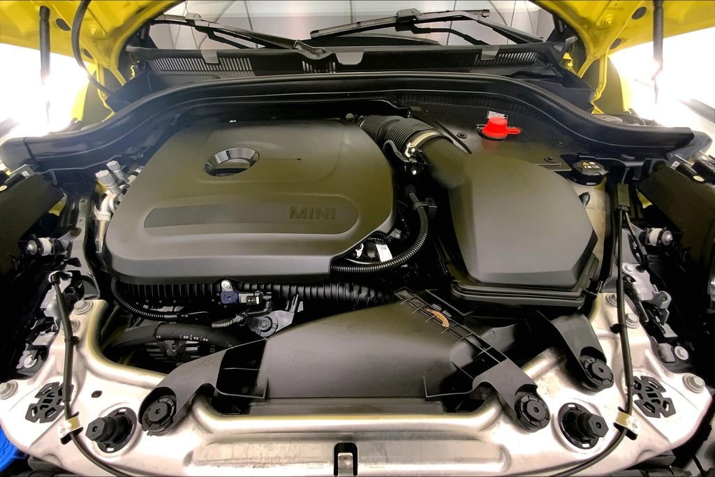 Certified 2025 MINI Cooper S image 9