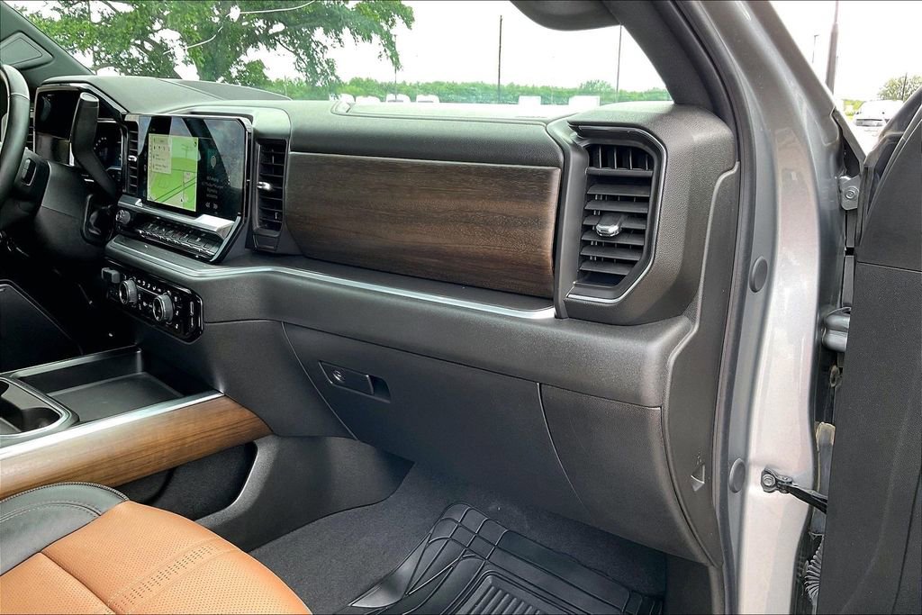 Used 2025 Chevrolet Silverado 2500 High Country w/ High Country Premium Package AWD/4WD image 23