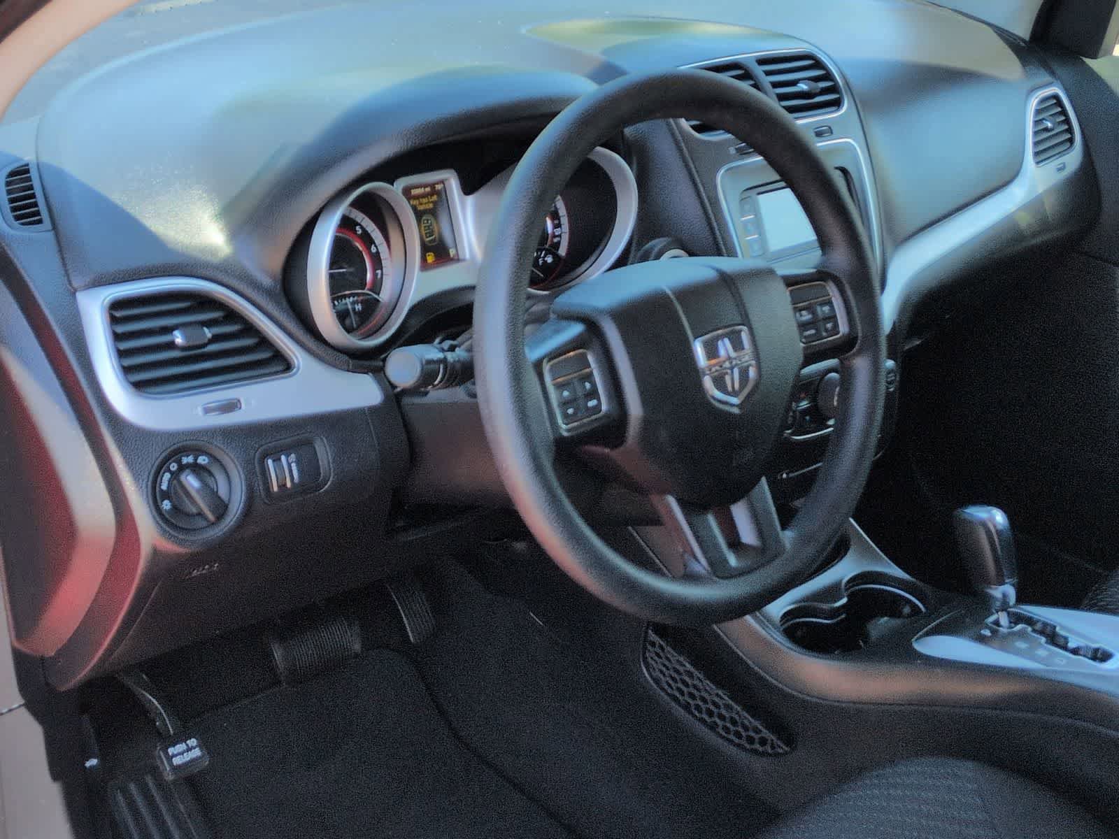 Used 2019 Dodge Journey SE FWD image 10