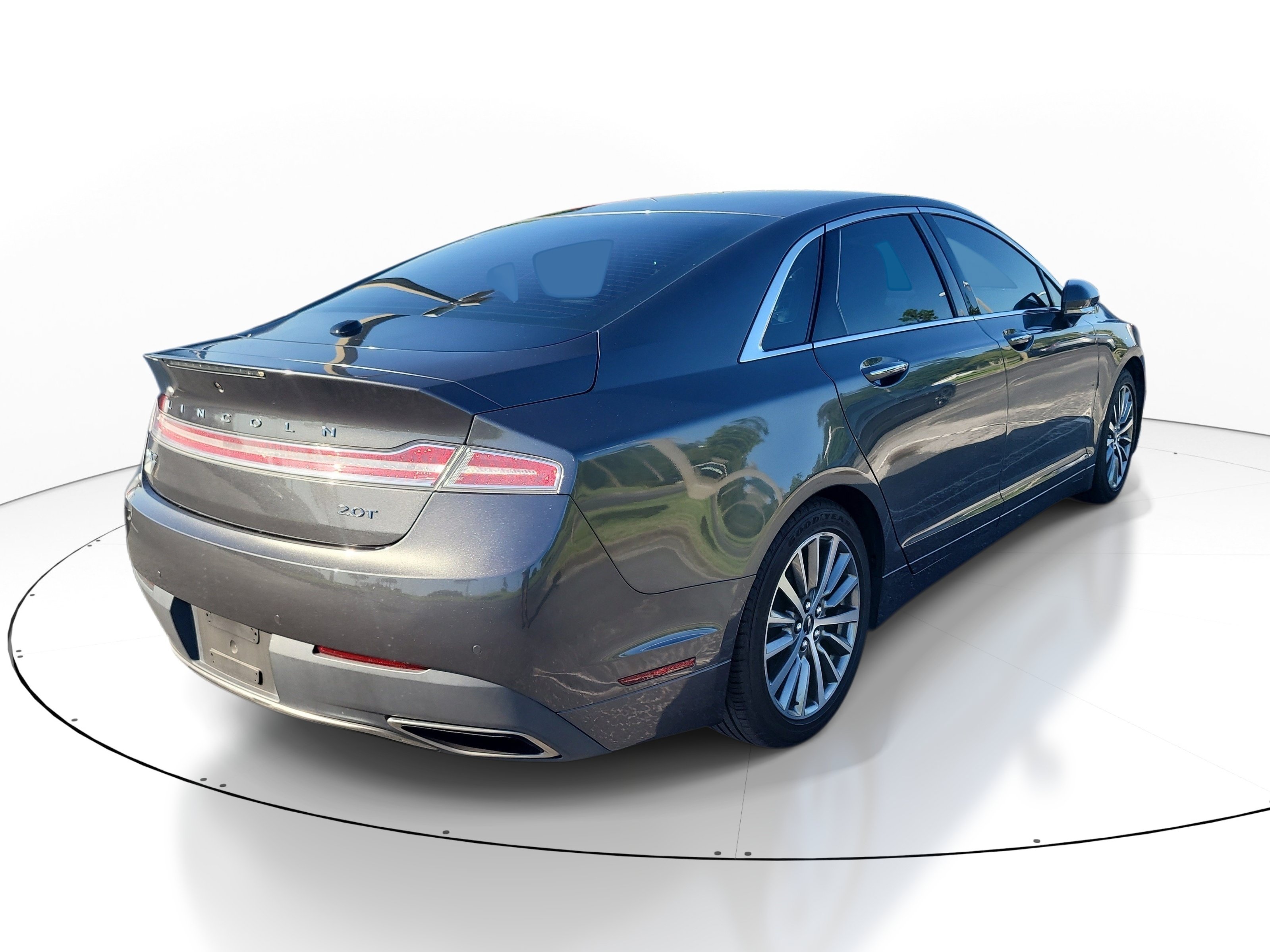 Used 2020 Lincoln MKZ w/ Convenience Package FWD image 7