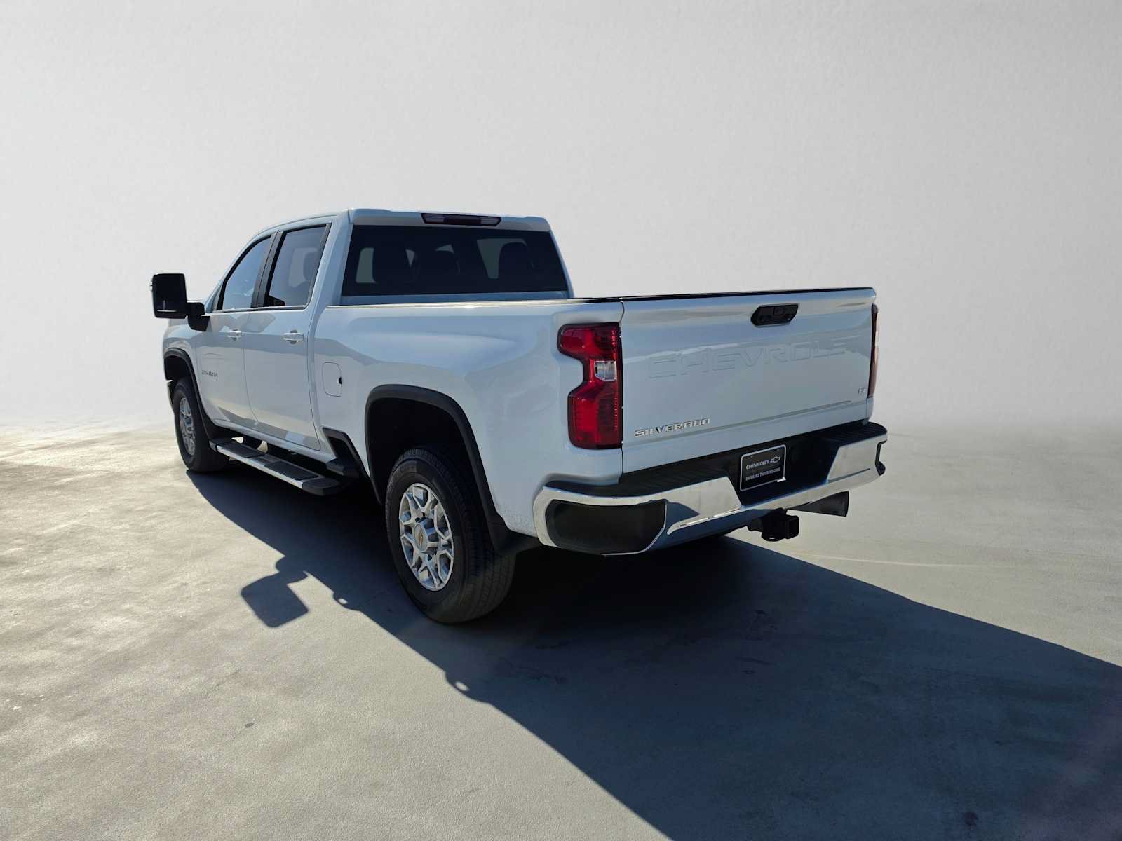 Used 2024 Chevrolet Silverado 2500 LT AWD/4WD image 5
