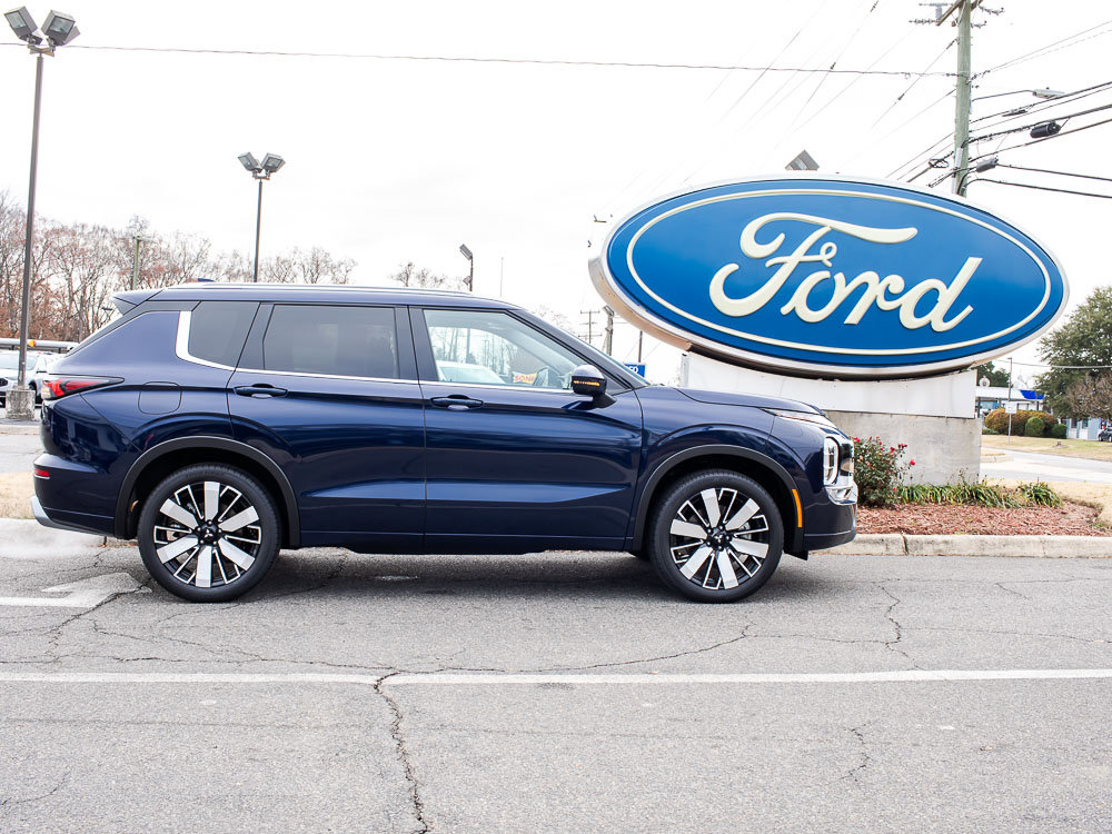 Used 2025 Mitsubishi Outlander SEL