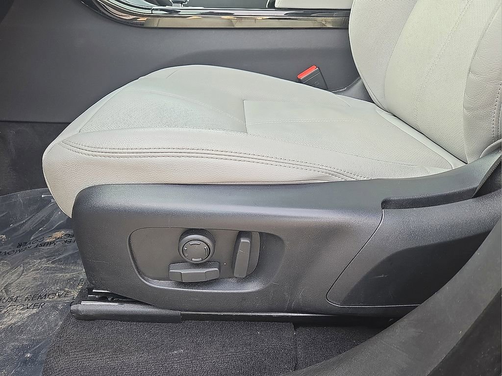 Used 2025 Land Rover Range Rover Velar Dynamic SE image 26