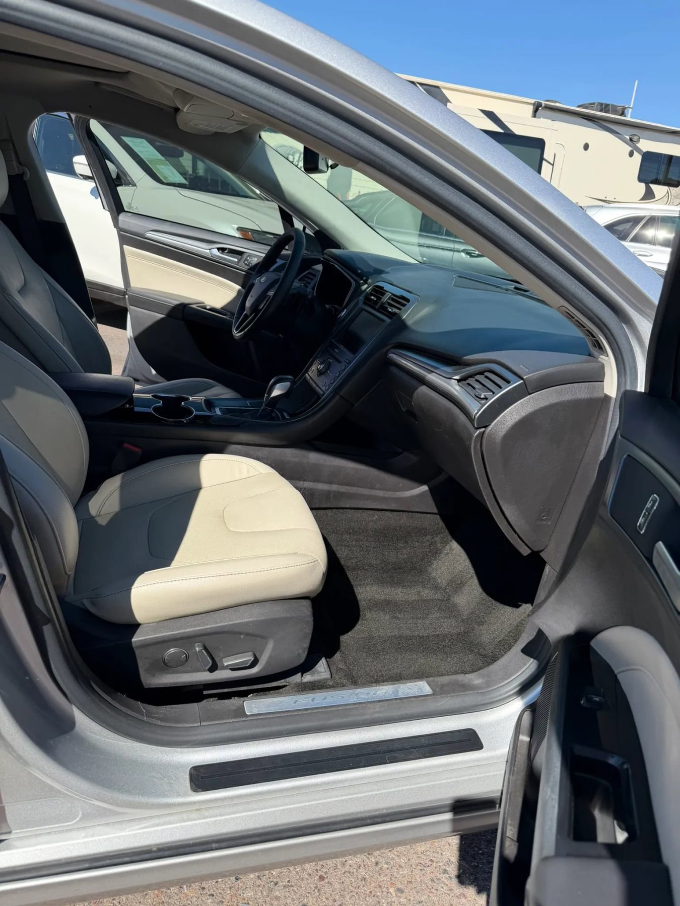 Used 2016 Ford Fusion Titanium image 12