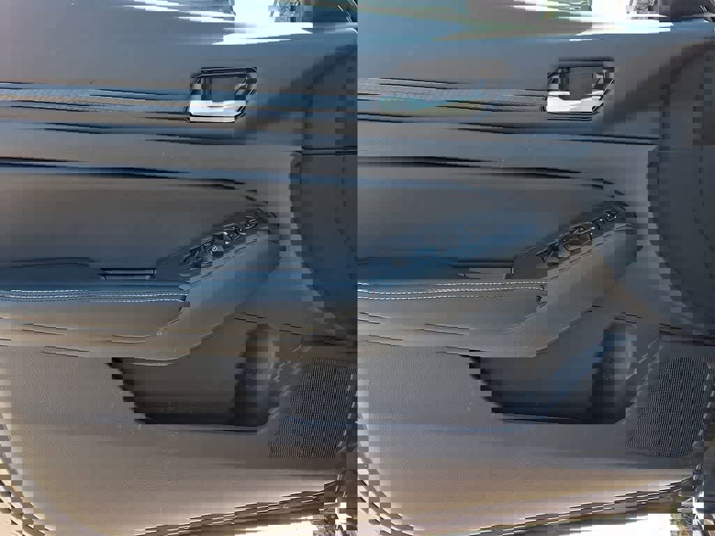 Used 2025 Nissan Altima 2.5 SV image 11