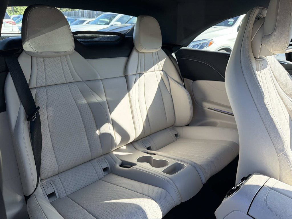 Used 2025 Mercedes-Benz CLE 300 4MATIC Cabriolet image 9