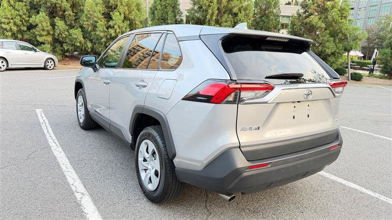 Used 2025 Toyota RAV4 LE AWD/4WD image 15