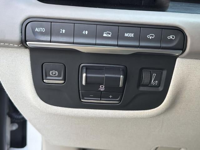 Used 2022 Cadillac Escalade Premium Luxury Platinum AWD/4WD image 39