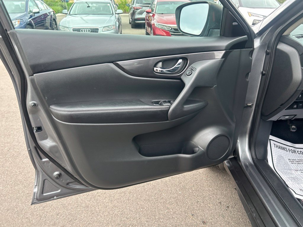 Used 2018 Nissan Rogue S AWD/4WD image 22