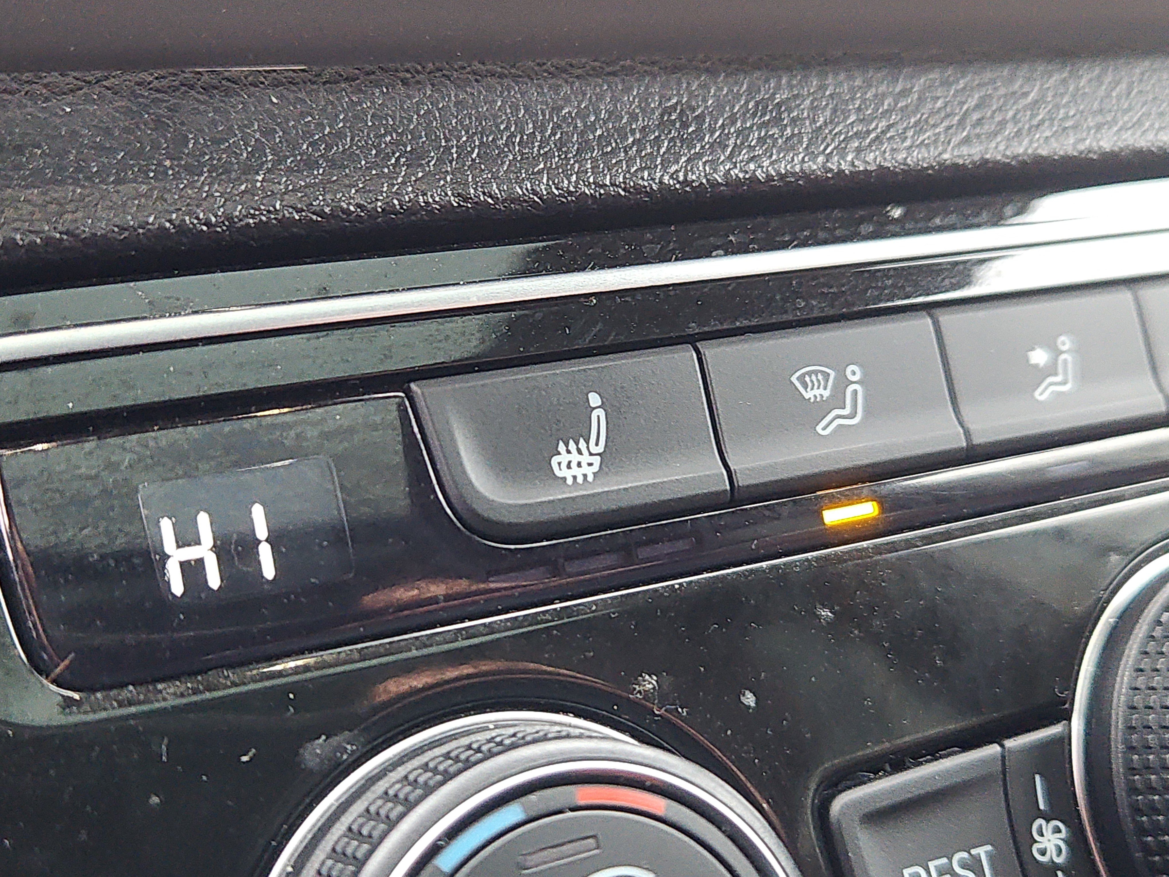 Certified 2022 Volkswagen Atlas SEL R-Line image 15