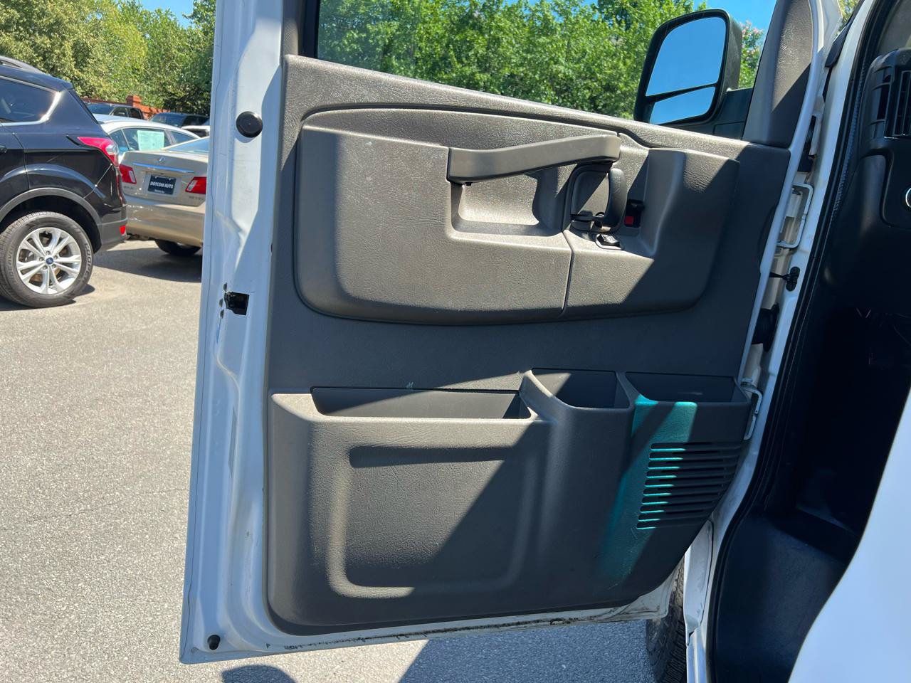 Used 2017 GMC Savana 2500 RWD image 24