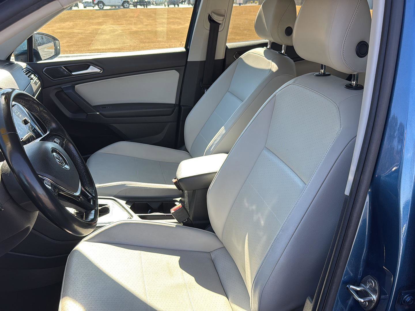 Used 2018 Volkswagen Tiguan SE image 11