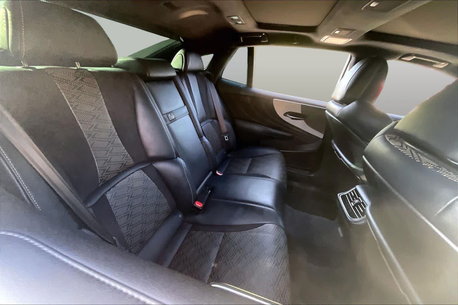 Used 2018 Lexus LS 500 F Sport w/ Accessory Package (Z2) AWD/4WD image 20