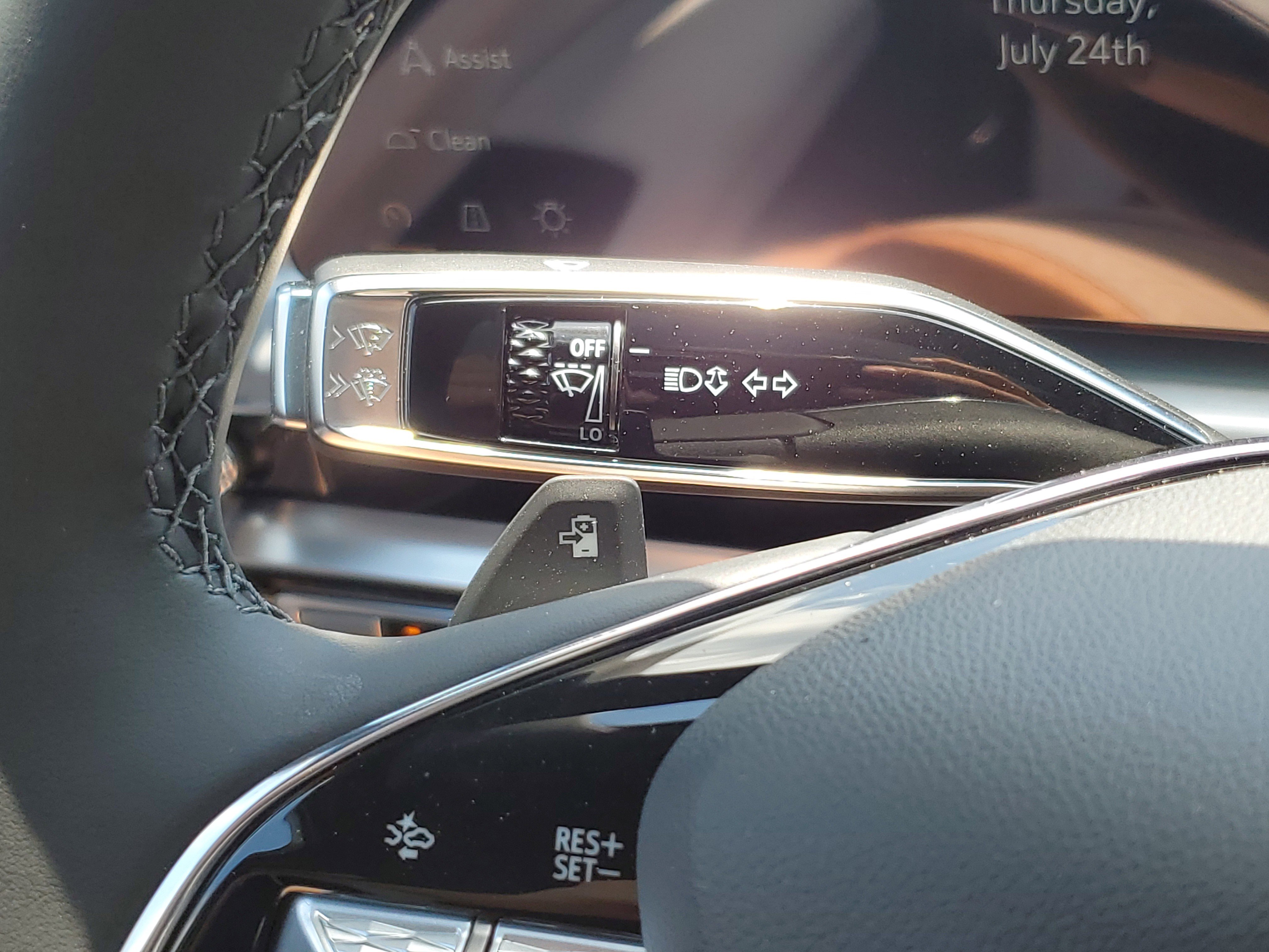 New 2025 Cadillac Lyriq Luxury image 21