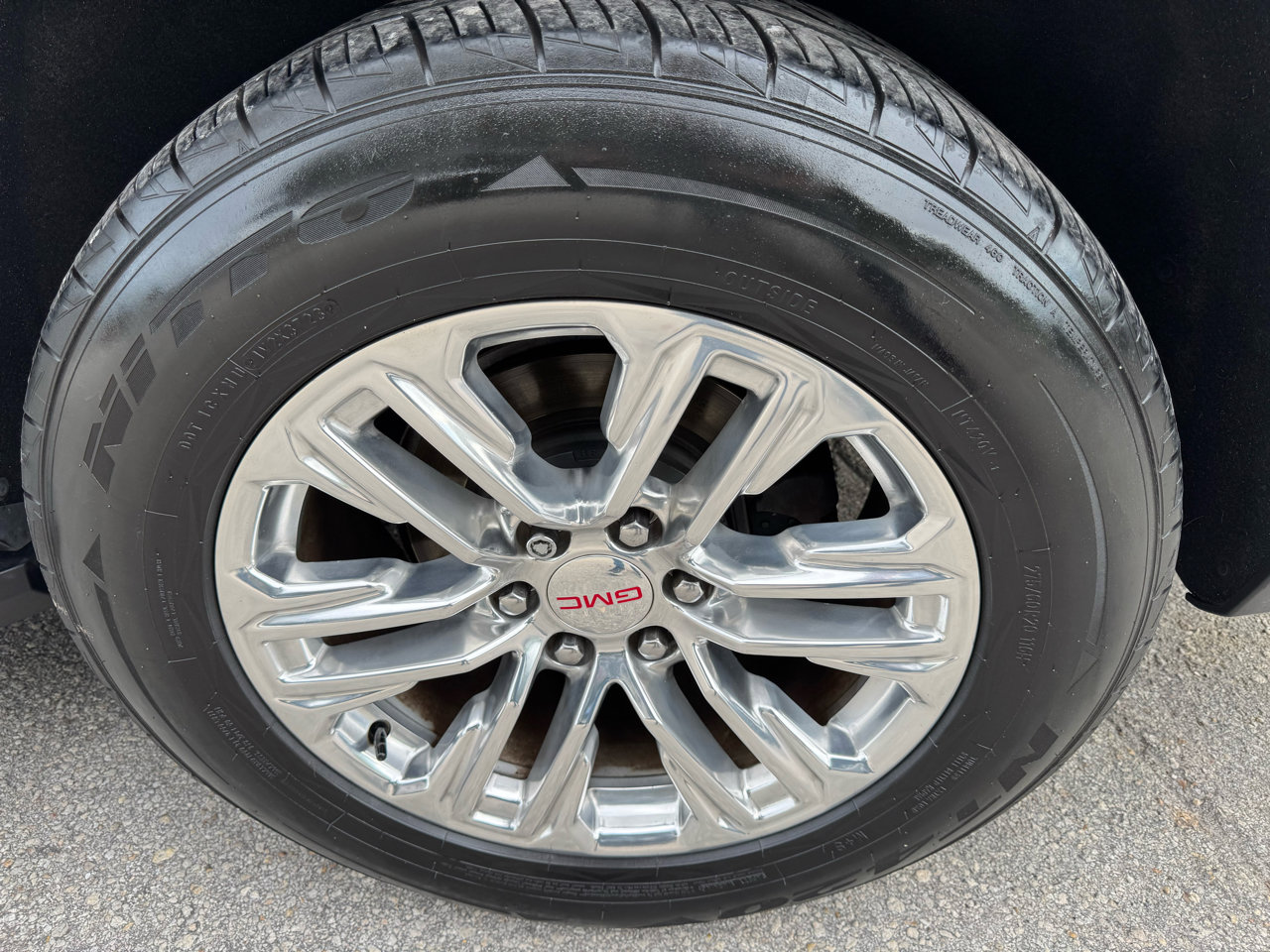 Used 2021 GMC Yukon SLT w/ SLT Premium Package image 26