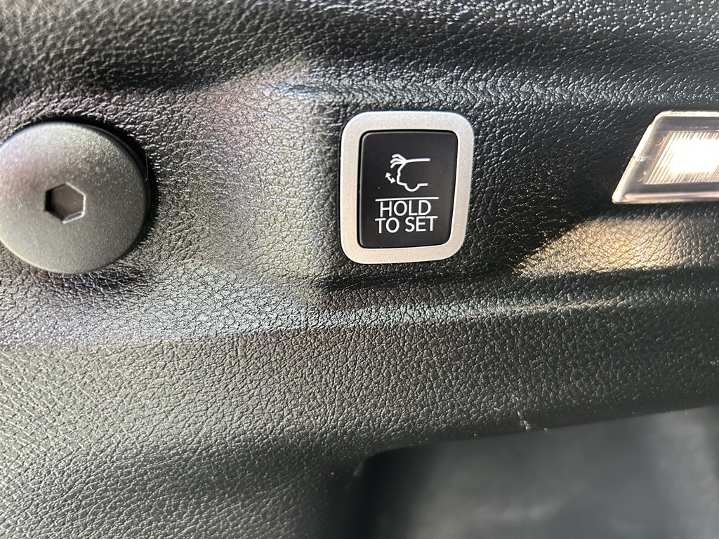 Used 2021 Jeep Grand Cherokee L Laredo RWD image 24