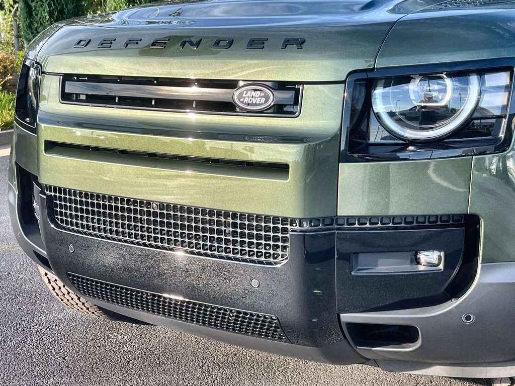 New 2026 Land Rover Defender 110 S AWD/4WD image 9