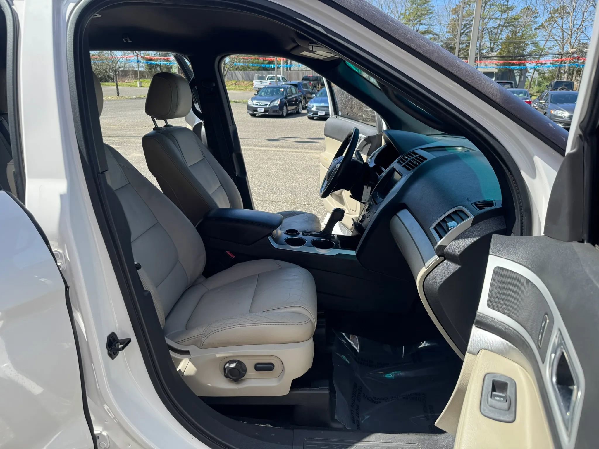Used 2011 Ford Explorer XLT w/ 202A Rapid Spec Order Code FWD image 20