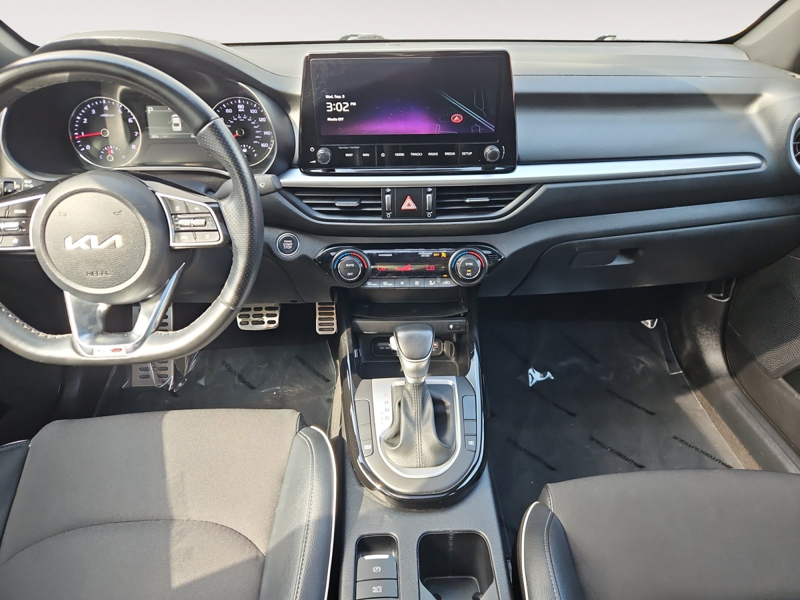 Used 2024 Kia Forte GT-Line w/ GT-Line Premium Package FWD image 11
