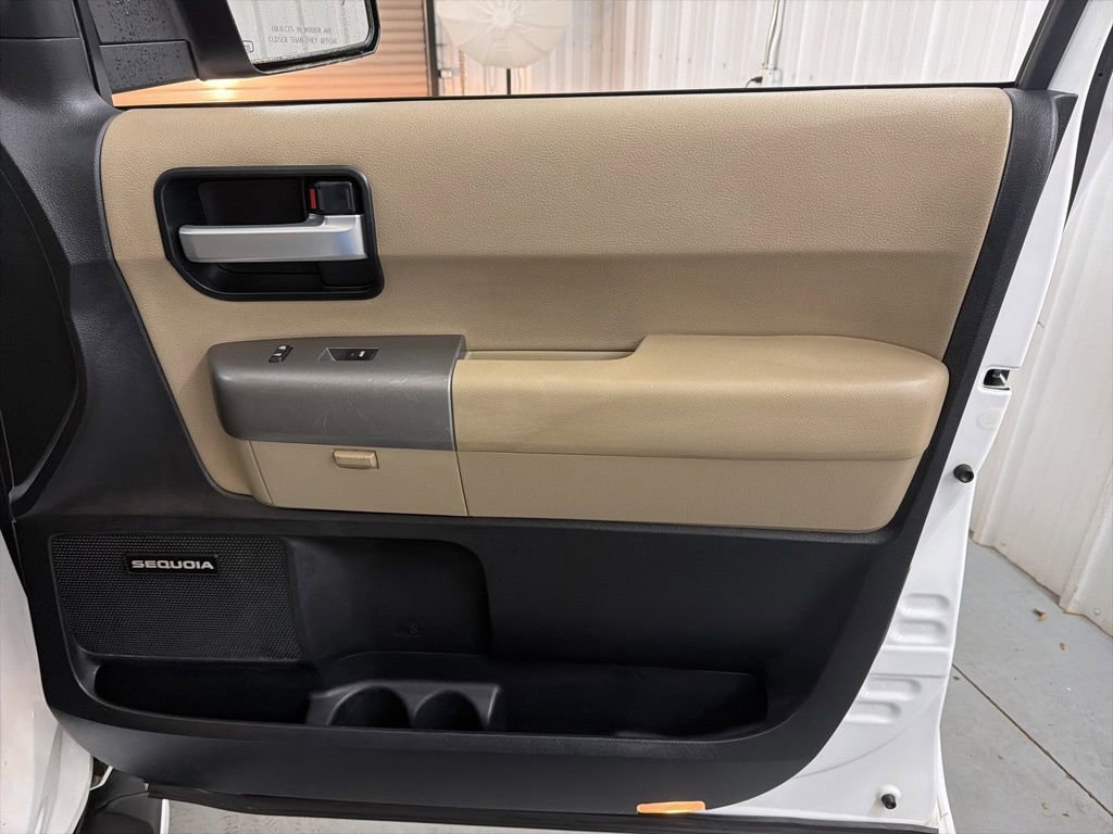Used 2016 Toyota Sequoia Limited image 41