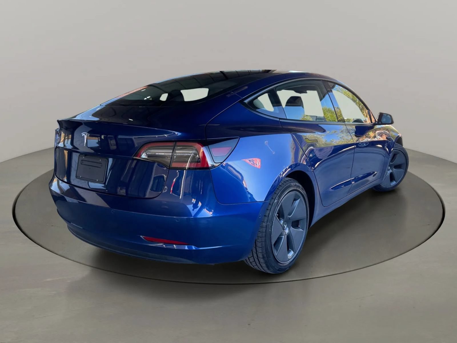 Used 2021 Tesla Model 3 Standard Range Plus RWD image 2