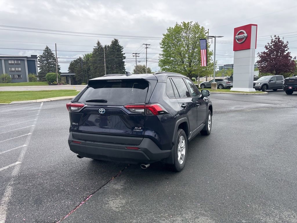 Used 2021 Toyota RAV4 XLE w/ Convenience Package AWD/4WD image 6