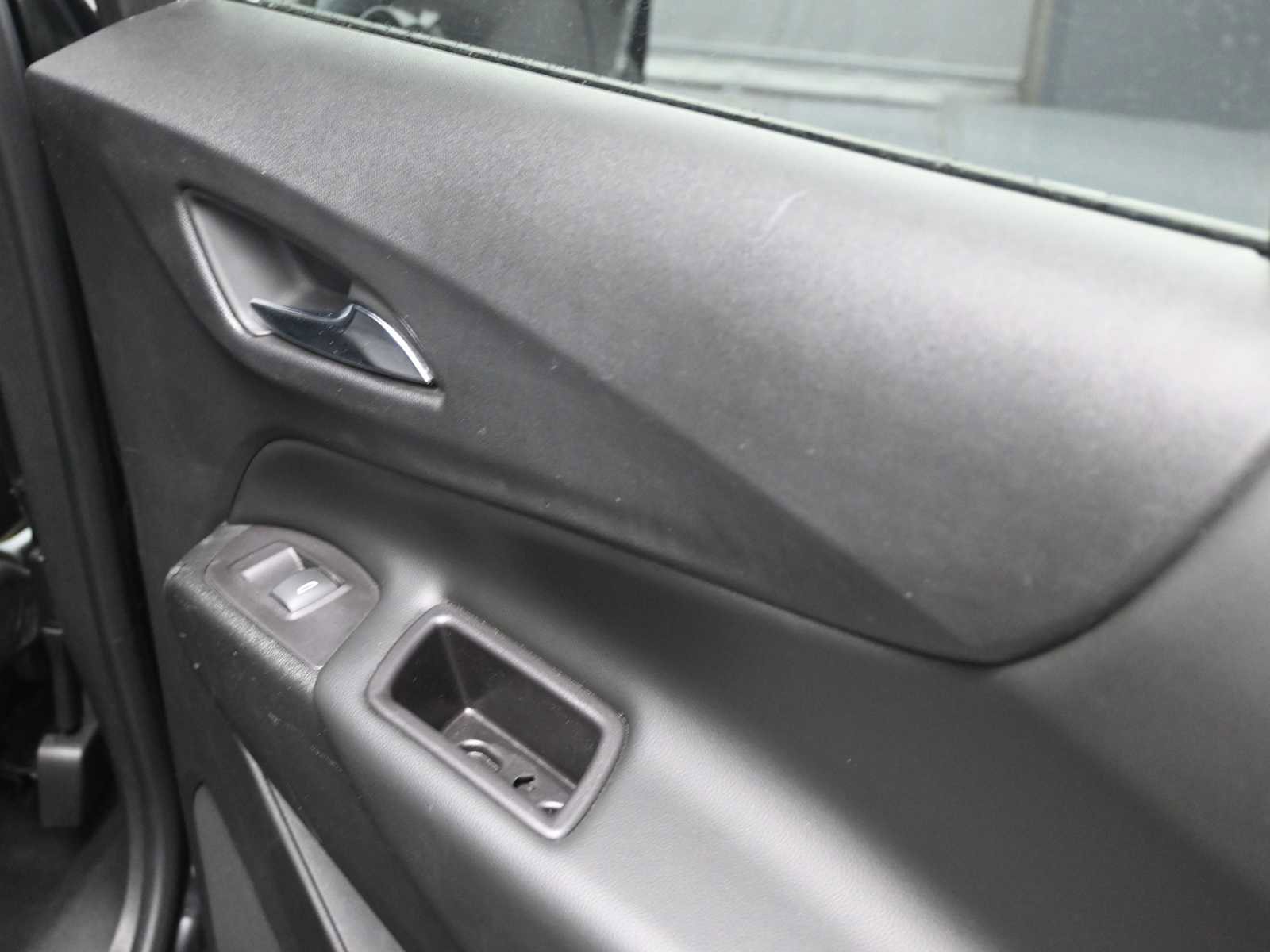 Used 2020 Chevrolet Equinox LT image 19