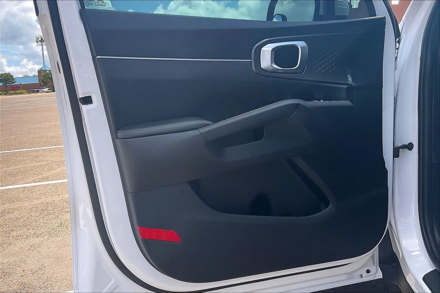 Certified 2025 Kia Sorento S FWD image 25