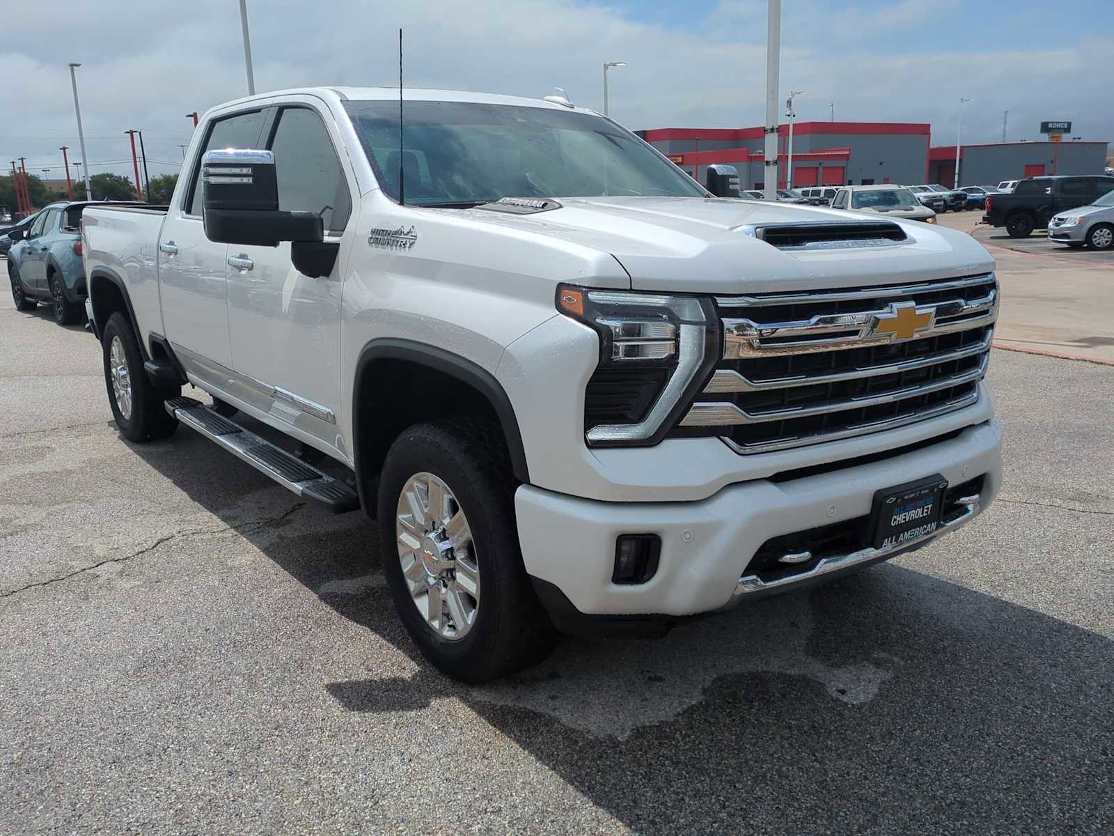 Used 2024 Chevrolet Silverado 3500 High Country w/ High Country Premium Package AWD/4WD image 2